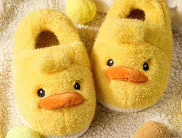 Custom yellow duck animal plush slippers for brand promotion- Implementer