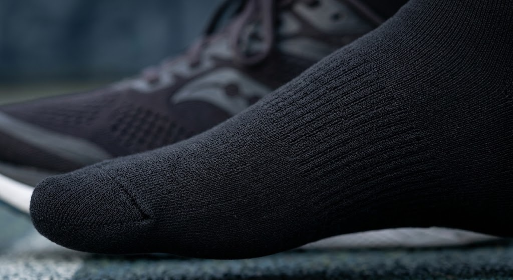 running sock seamless toe seam construction